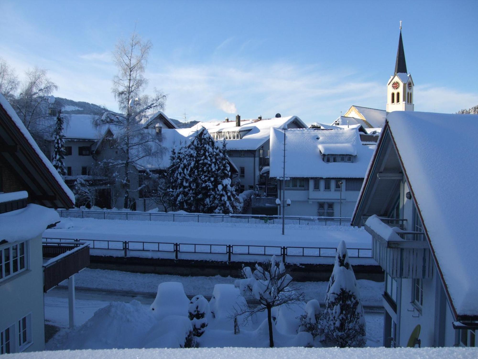 Lejlighed Allgaeu Vibes - Fusslaeufige Erreichbarkeit Vom Bahnhof, Echte Flatrate Fuer Internet Festnetz, Mit Aussicht, Wettergeschuetzter Balkon