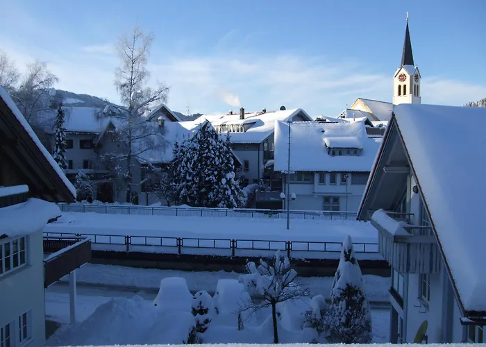 Allgaeu Vibes - Fusslaeufige Erreichbarkeit Vom Bahnhof, Echte Flatrate Fuer Internet Festnetz, Mit Aussicht, Wettergeschuetzter Balkon