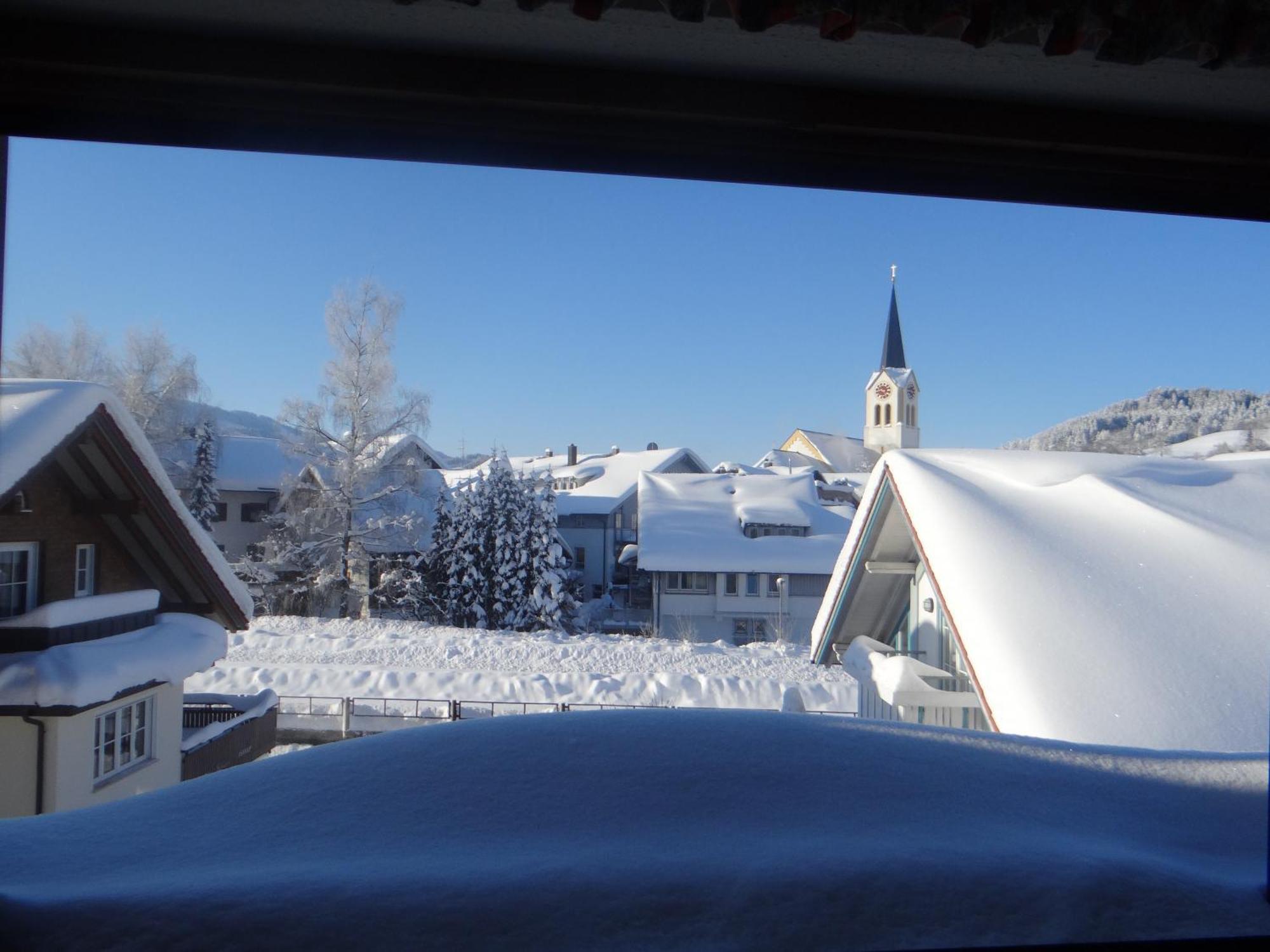 Apartment Allgaeu Vibes - Fusslaeufige Erreichbarkeit Vom Bahnhof, Echte Flatrate Fuer Internet Festnetz, Mit Aussicht, Wettergeschuetzter Balkon Oberstaufen