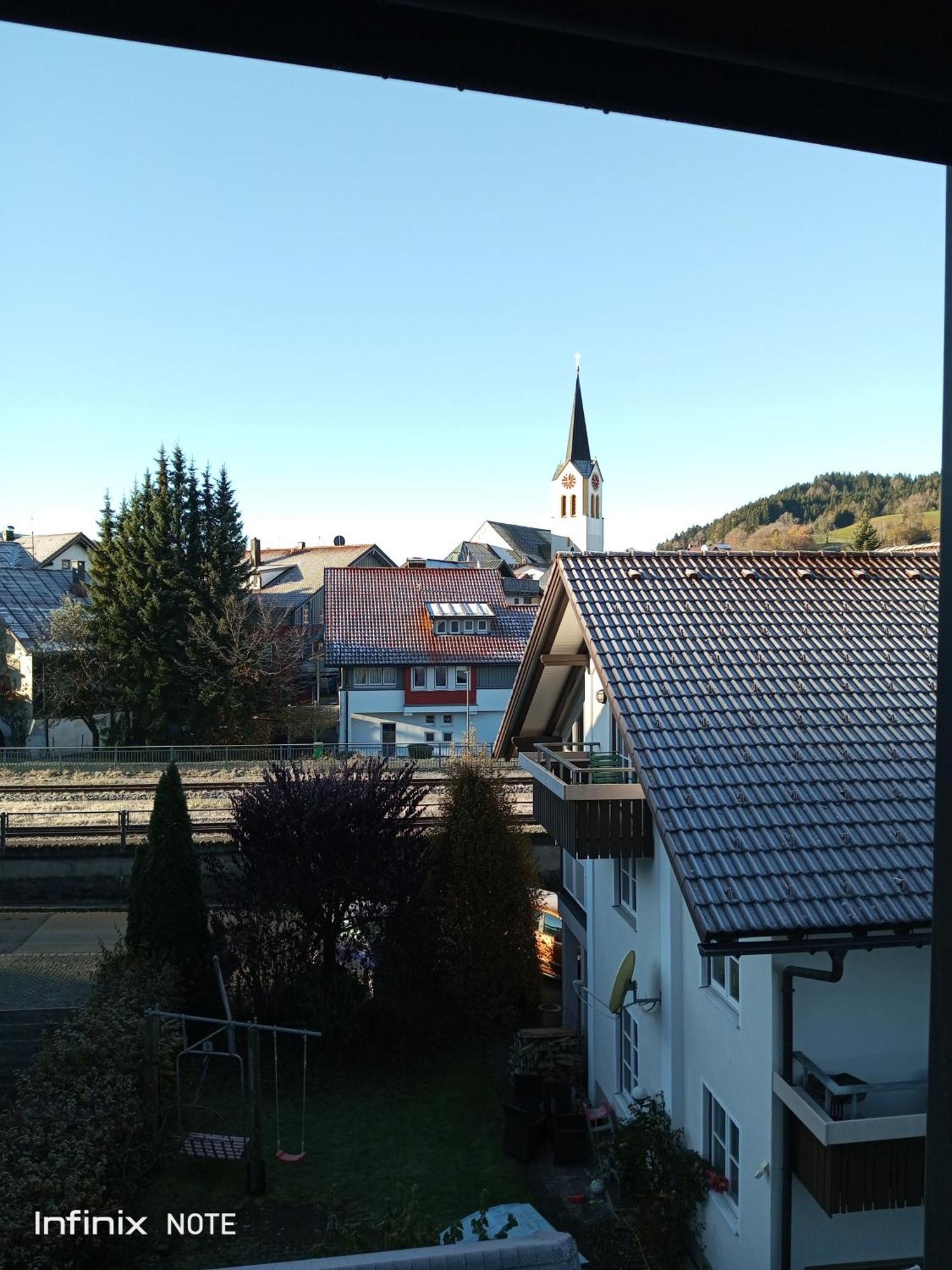 Allgaeu Vibes - Fusslaeufige Erreichbarkeit Vom Bahnhof, Echte Flatrate Fuer Internet Festnetz, Mit Aussicht, Wettergeschuetzter Balkon *